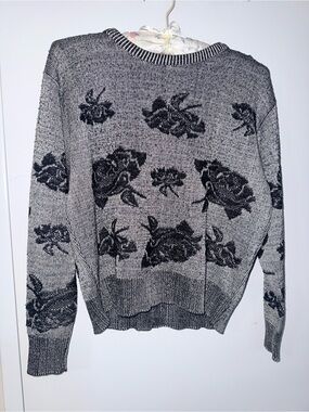 Women's Vintage Silverish Gray Floral Crewneck Sweater